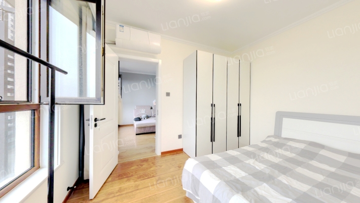 精装修 家具家电齐全 房本满二 中间楼层-卧室C