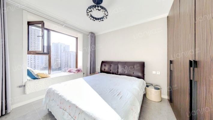 鸿坤理想湾  精装修 三居双卫  满二 无遮挡 诚意出售-卧室C