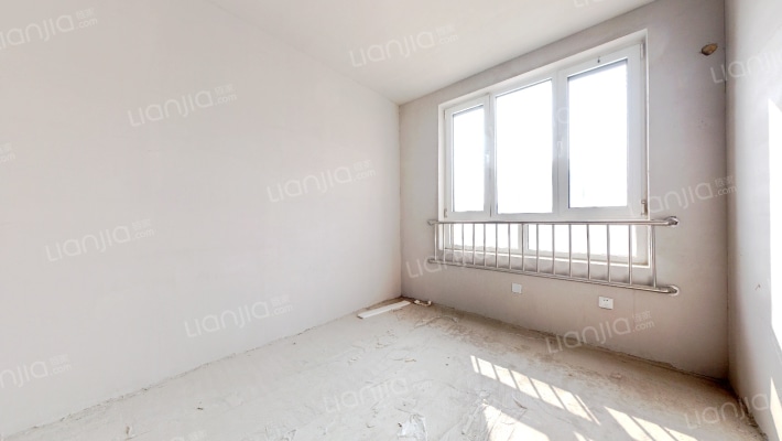 西南向三居 毛坯 随心装 小区环境优美-卧室A