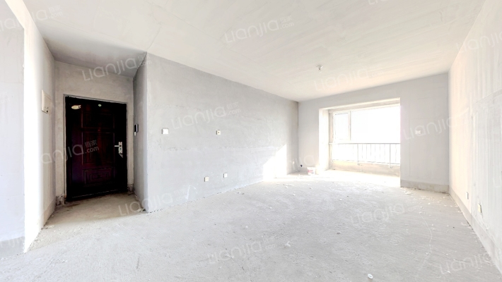 房本满二，无尾款，无抵押，70年住宅大产权-客厅