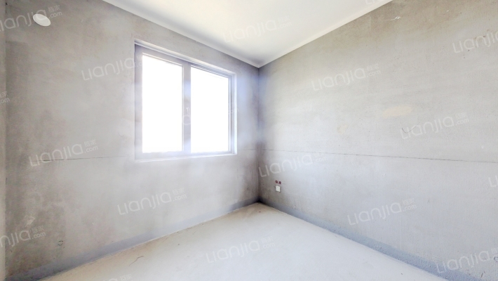 天伦湾馨园 南北通透 好楼层 毛坯三居室，90w-卧室C