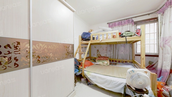 华阳路联合一号院精装两居。本满二年。-卧室A