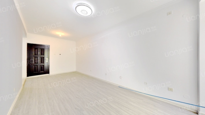 南向两居，房本満二，带简单装修。-客厅