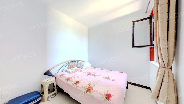 精装修，家电齐全。新房本。业主诚意出售-卧室A