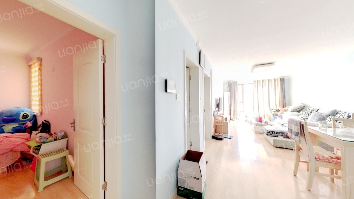 带车位带地下室 全南三居室带装修-客厅