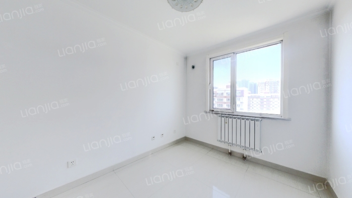 格局朝向合理拎包入住的三居室出售-卧室C