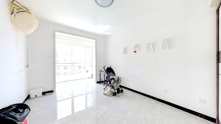 房子精装修  三居室  满二年税低   高楼层  采光好-卧室B