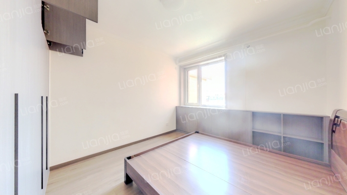 开发区 精装未住 通透三居室 房本满五-卧室B