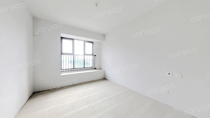 此房是边户，毛坯房，随意装修，名厨双明卫-卧室B