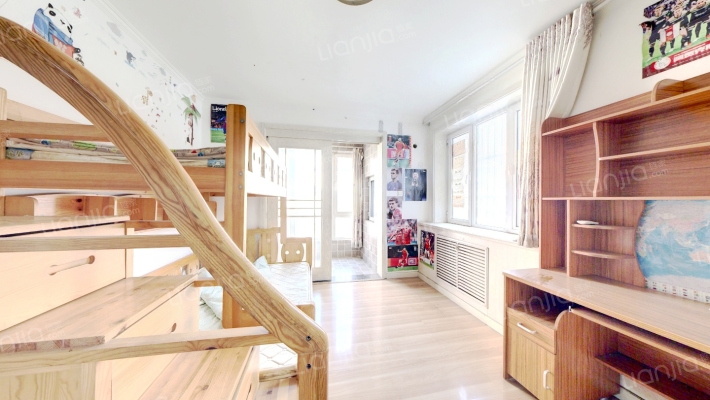 矿山局家属院南北通透的大三居。精装，干净。-卧室C