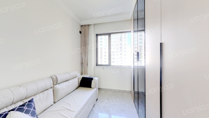 此房是二期楼    王位置，采光不受影响，视野开阔-卧室D