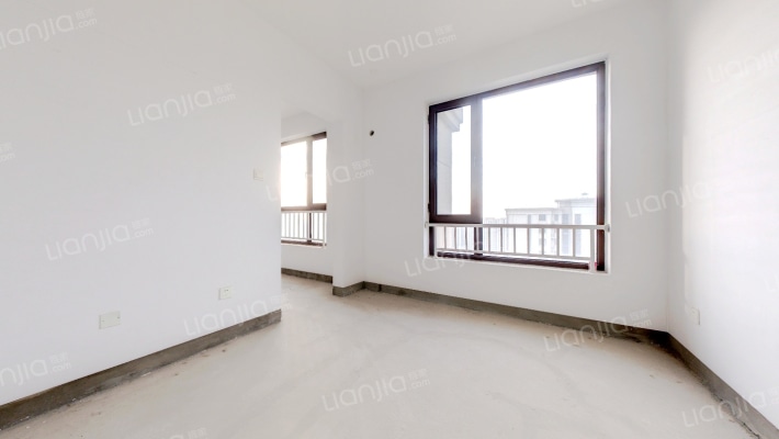 鸿坤全阳三居   高楼层   满二年   有钥匙-卧室C