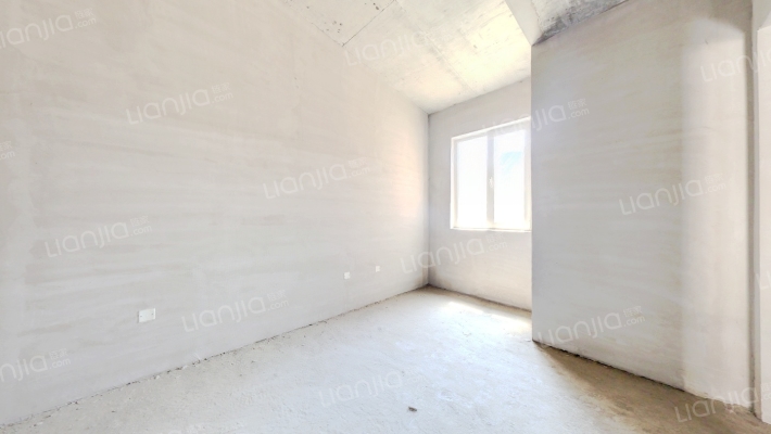 高尔夫别墅区 住在公园里 爱伦堡 联排别墅-卧室C