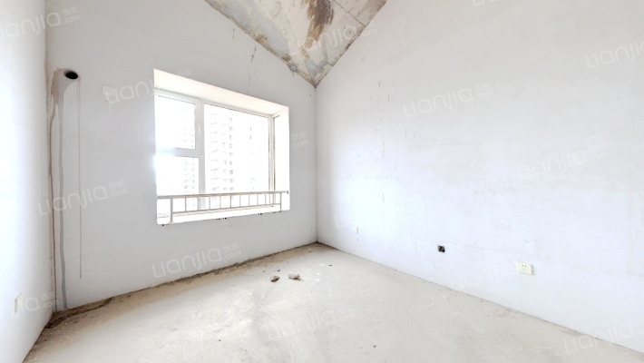 此房契税票满二，税费低，毛坯随意装-卧室A