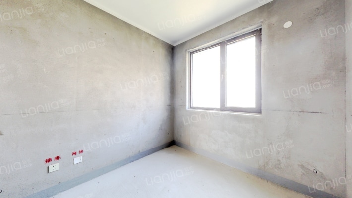 天伦湾嘉园70年大产权，两梯四户，润卓地产开发大社区-卧室C