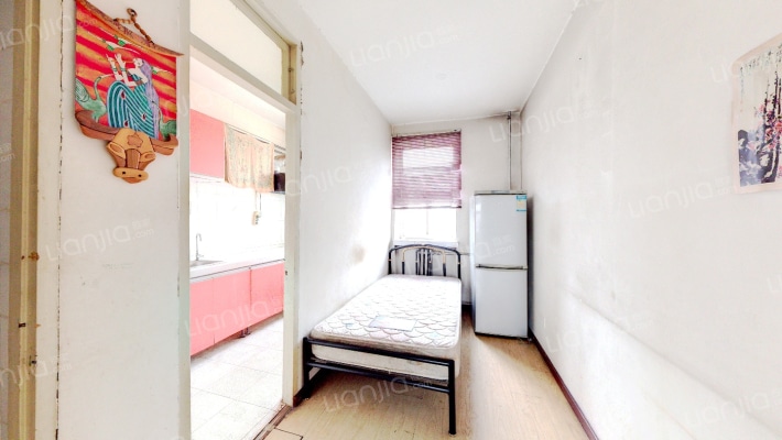 开发区板楼南北通透小2居带装修，自住神器-客厅