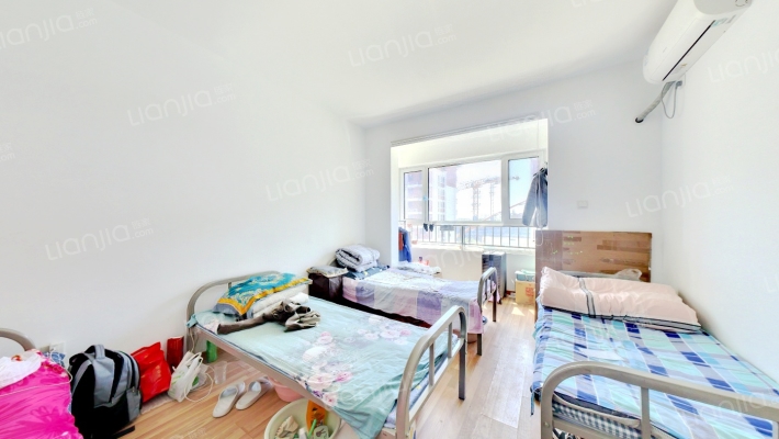 双语,大三居,横厅,带车位，一梯两户，东边户-卧室C