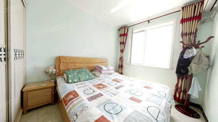 正规一居室 采光好 楼层好视野宽阔-卧室