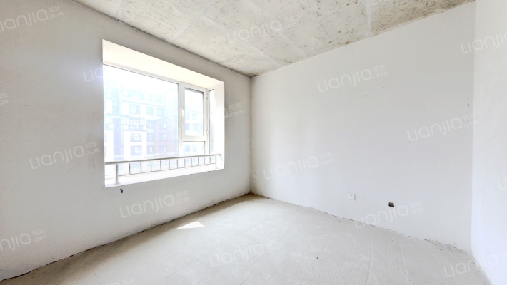 香邑溪谷南北双通透，大三居，中层，房本满二-卧室A