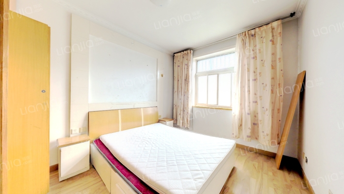 开发区政法街南北两居，房本满五不唯一。-卧室B