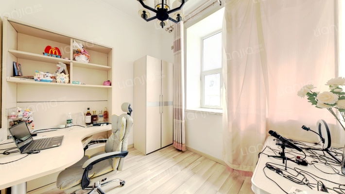 冠云路 新加坡花园 一层带下跃 6居室，130万可议-卧室A