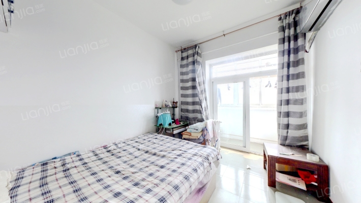 此房满五 一梯两户 简单装修  位置好-卧室A