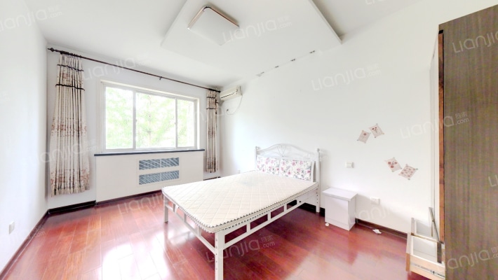 出售青旅花园大平层，环境优美，大四居。-卧室C