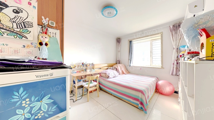 冠云路，满五唯一，全南两居室，精装修，价格可议-卧室A