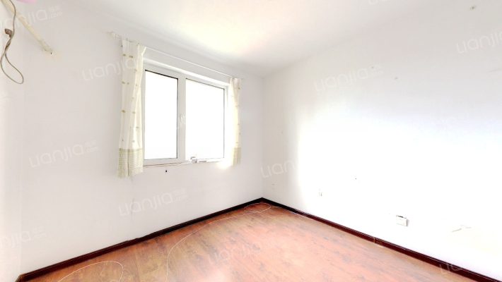 南北双通透大三居，带车位带地下室，简装可出租-卧室B