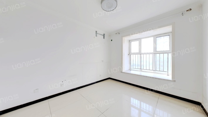 南向格局 楼层好 视野宽阔 适合居住-卧室B