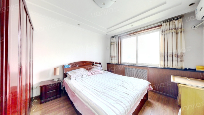 朝阳路旁 水乡园南北通透两居室  带阁楼地下室-卧室A