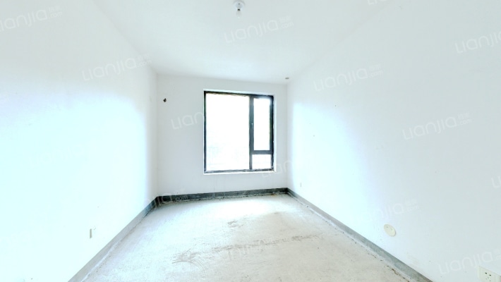 鸿坤南区，一层带 院，采光好，主卧宽敞，明亮-卧室B