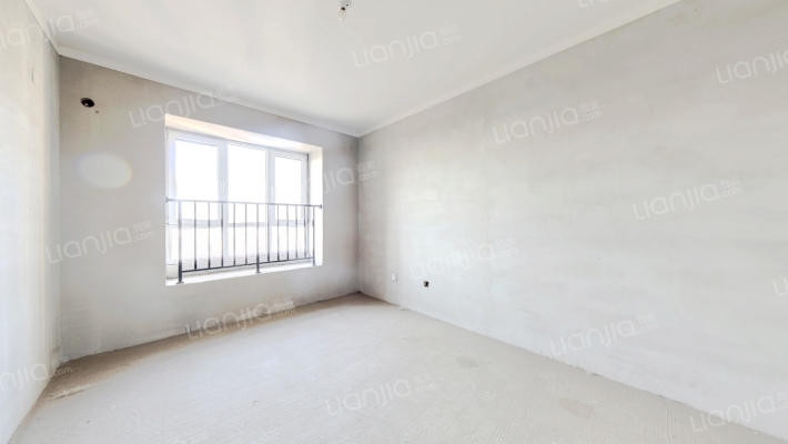 朝南两居，户型方正，   全天采光-卧室C