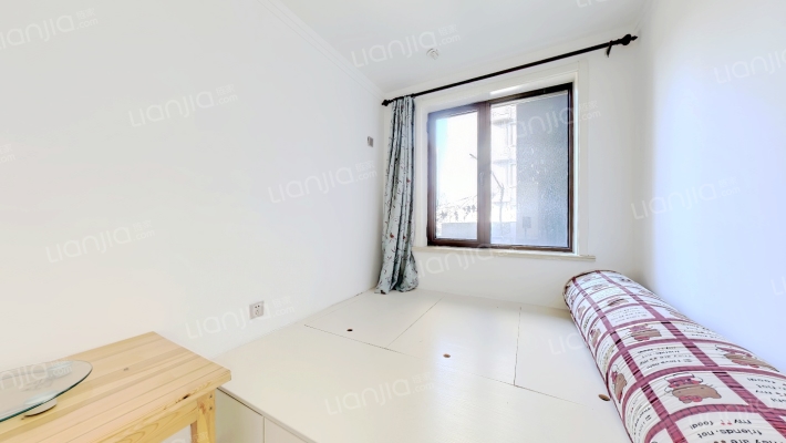 此房契税票满五唯一 精心装修可拎包入住 带车位地下室-卧室B