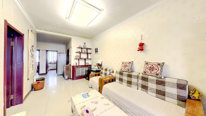 大社区，环境好，满五不唯一此房满五不唯一-客厅