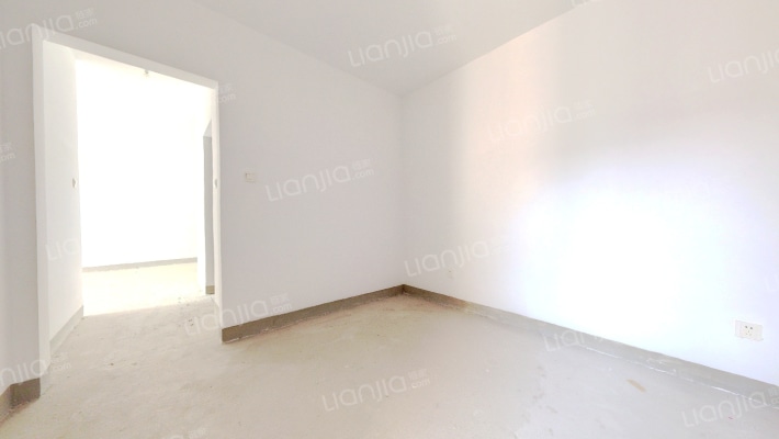 鸿坤南院，中间位置，中高好楼层两居室，业主诚意出售-卧室A