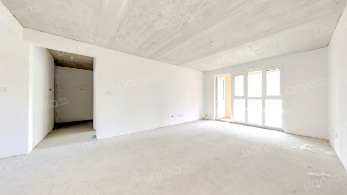 香邑溪谷玫瑰园洋房，一梯两户，毛坯随意装修。-客厅