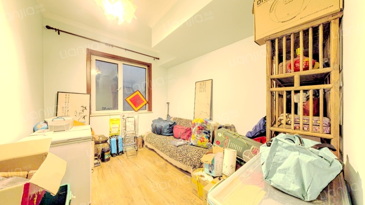 精装六居，下跃户型方正。带下沉花园。-卧室B