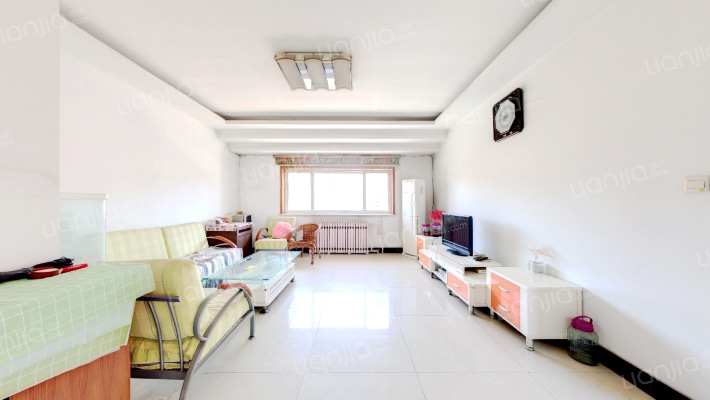 政法街德信公园全南三阳开泰两居带露台-客厅