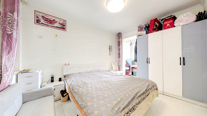 户型方正，中上楼层，采光好，小区环境好-卧室A