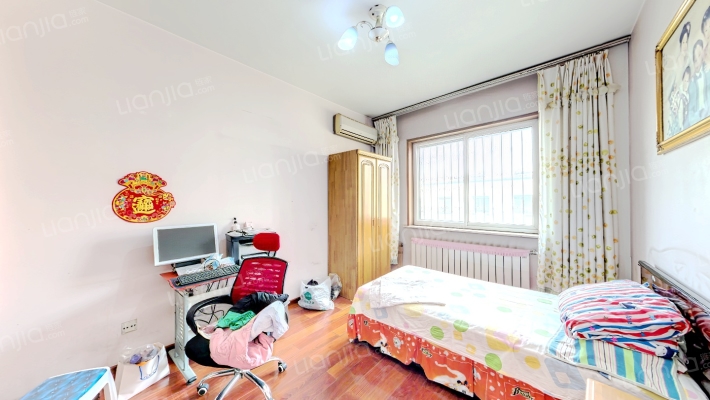 新星小区 冠云路 集中供暖 中间楼层-卧室B