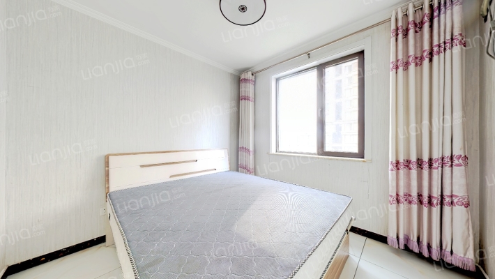 鸿坤南北三居室，精装修，出行方便-卧室B