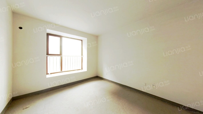 南北通透，楼层好，采光充足，视野开阔。。。。。。。-卧室C