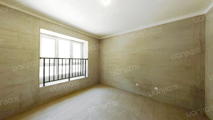 洋房南北三居，毛坯随意装修，诚意出售-卧室C