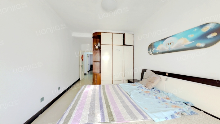 冠云路于长空路交叉口，二层带露台，中等装修，诚意卖-卧室A