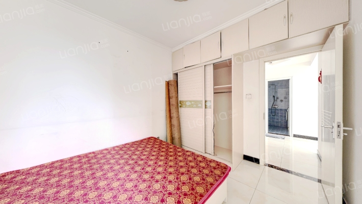 精装修全南两居 中楼层采光好无遮挡 带车位地下室-卧室B