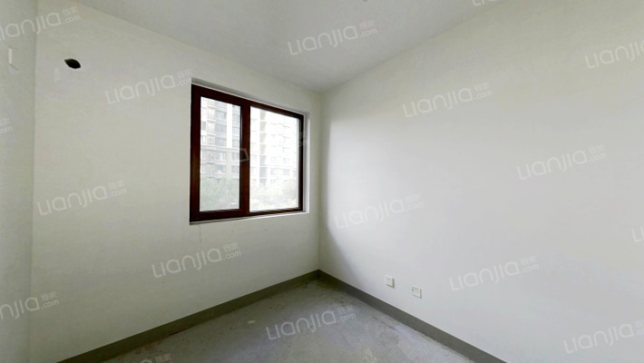 南北通透4居室，全明东户，主卧带转角飘窗。-卧室A