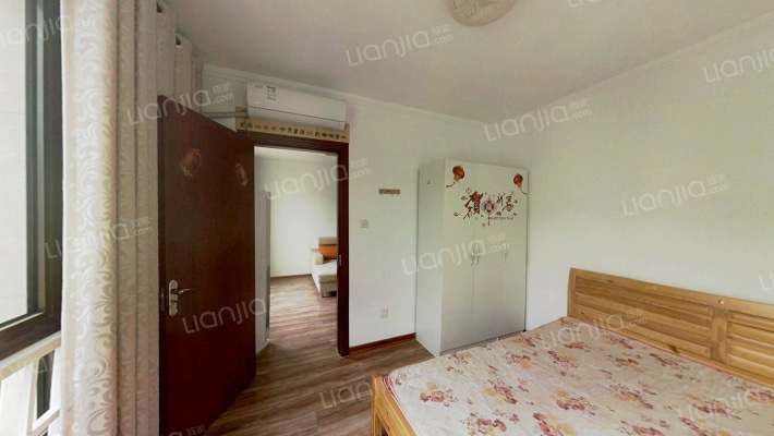 鸿坤理想湾，中等装修三居室，好位置，前边无遮挡-卧室C