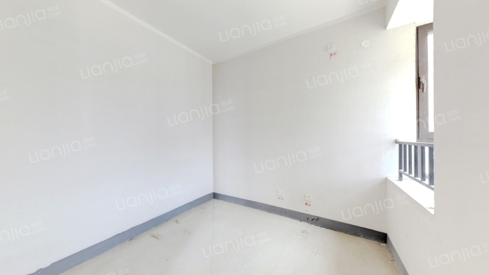 房子中高楼层，户型方正没有浪费空间，房子集中供暖-卧室A