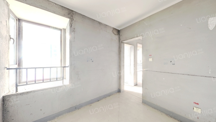 出售天伦湾小区，环境优美，保利物业集中供暖二居室。-卧室A